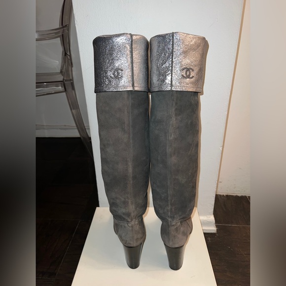 Chanel Grey Suede Metallic Fold-Over Interlocking CC Knee High Boots - Picture 3 of 10